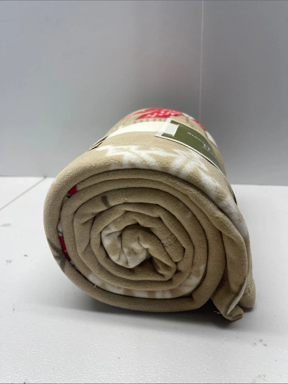 Target Birchwood Chalet Beige and Red Holiday Throw. NEW